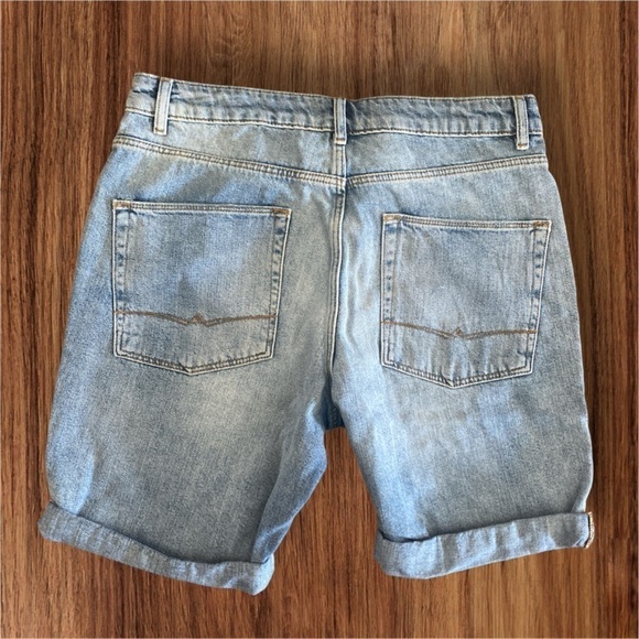 NWT ASOS Men’s Jorts Jean Denim Shorts Size 32 5 Pocket Design Destructed Cuffed - Picture 3 of 4